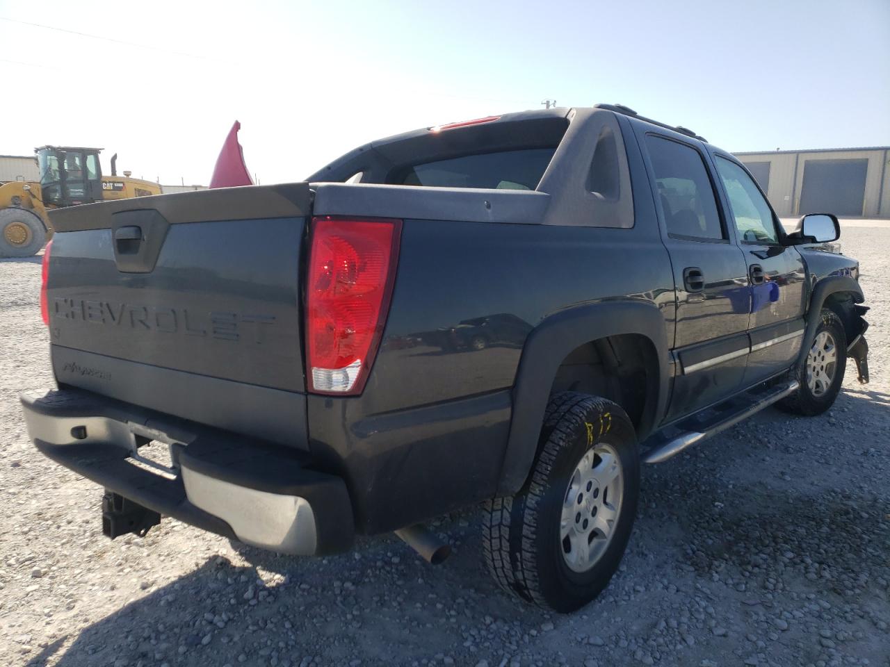 Photo 4 from auction – 2005 CHEVROLET AVALANCHE with VIN 3GNEC12Z55G276344