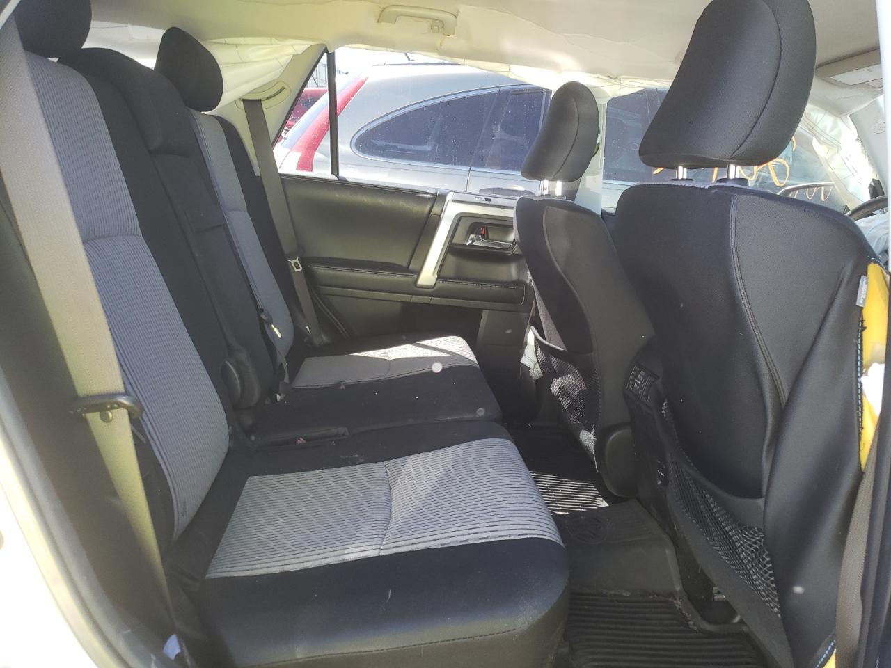 Photo 6 from auction – 2019 TOYOTA 4RUNNER SR with VIN JTEBU5JR0K5612370