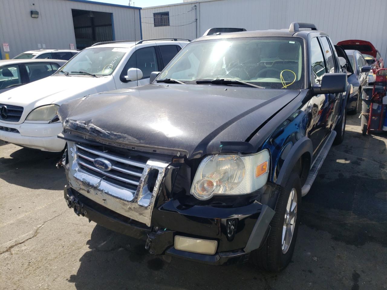 Photo 2 from auction – 2007 FORD EXPLORER S with VIN 1FMEU31K47UA27549