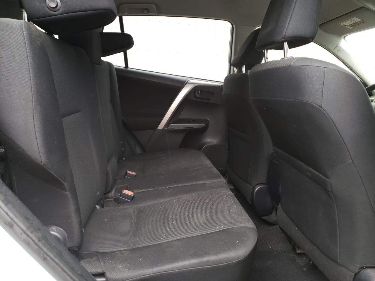 Photo 6 from auction – 2017 TOYOTA RAV4 LE with VIN JTMZFREV3HJ110271