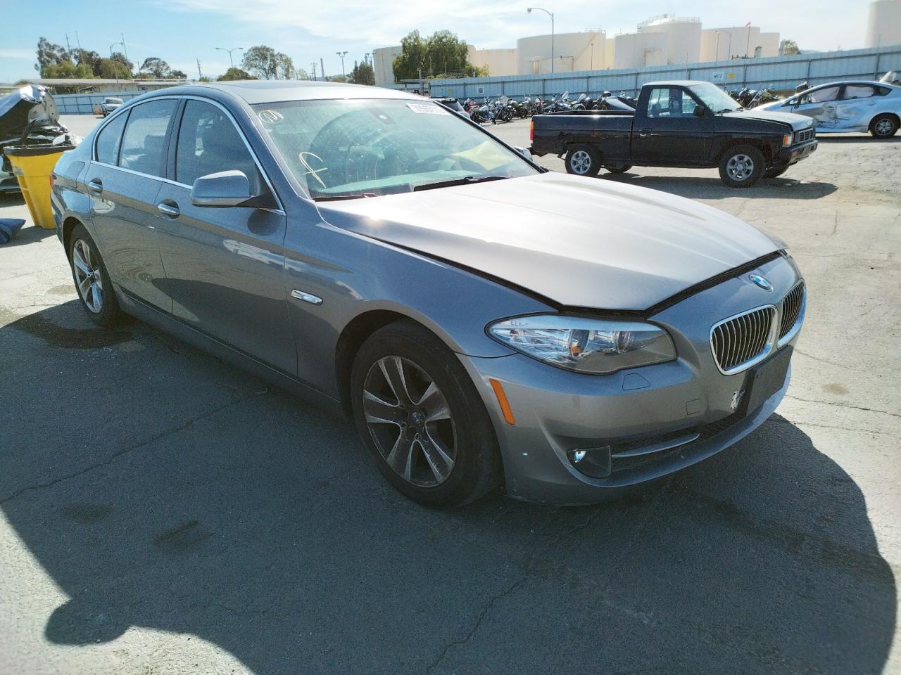 BMW 528 I 2011 con VIN WBAFR1C58BDJ97733 - Foto de la subasta