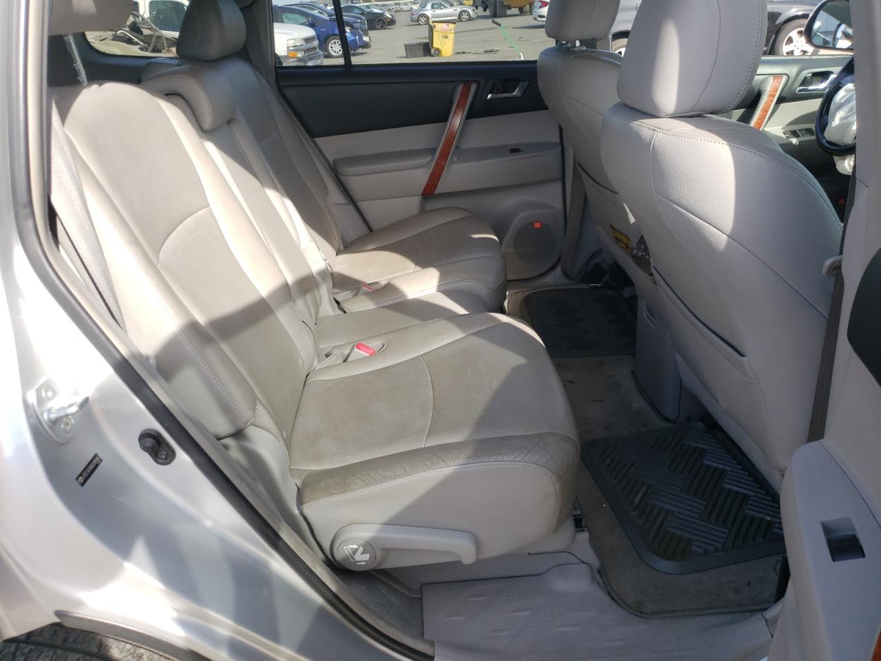 Photo 6 from auction – 2008 TOYOTA HIGHLANDER with VIN JTEES42A882089860