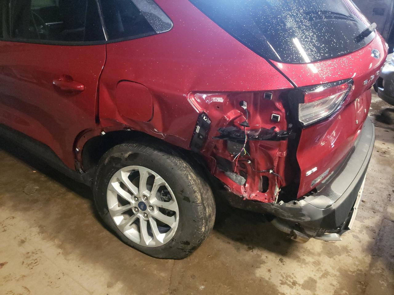 Photo 9 from auction – 2020 FORD ESCAPE SE with VIN 1FMCU9G68LUA07755