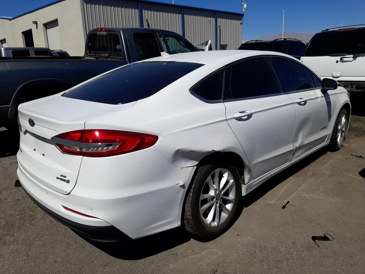 Photo 4 from auction – 2019 FORD FUSION SE with VIN 3FA6P0LU3KR110182