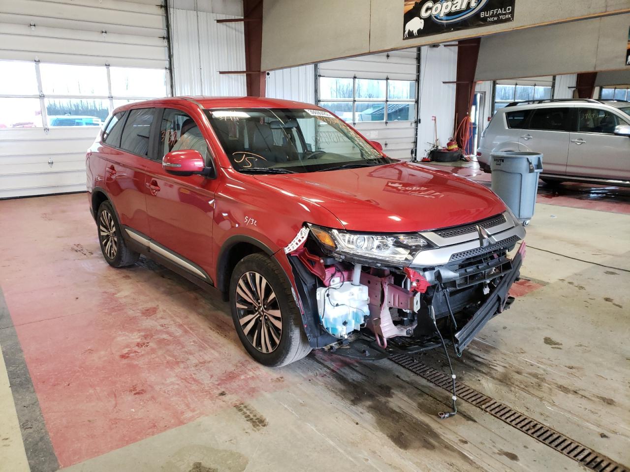 MITSUBISHI OUTLANDER 2019 with VIN JA4AZ3A37KZ043568 - Photo from auction