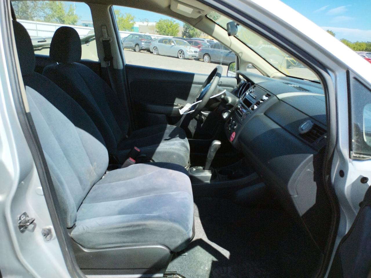 Photo 5 from auction – 2010 NISSAN VERSA with VIN 3N1CC1AP4AL449551