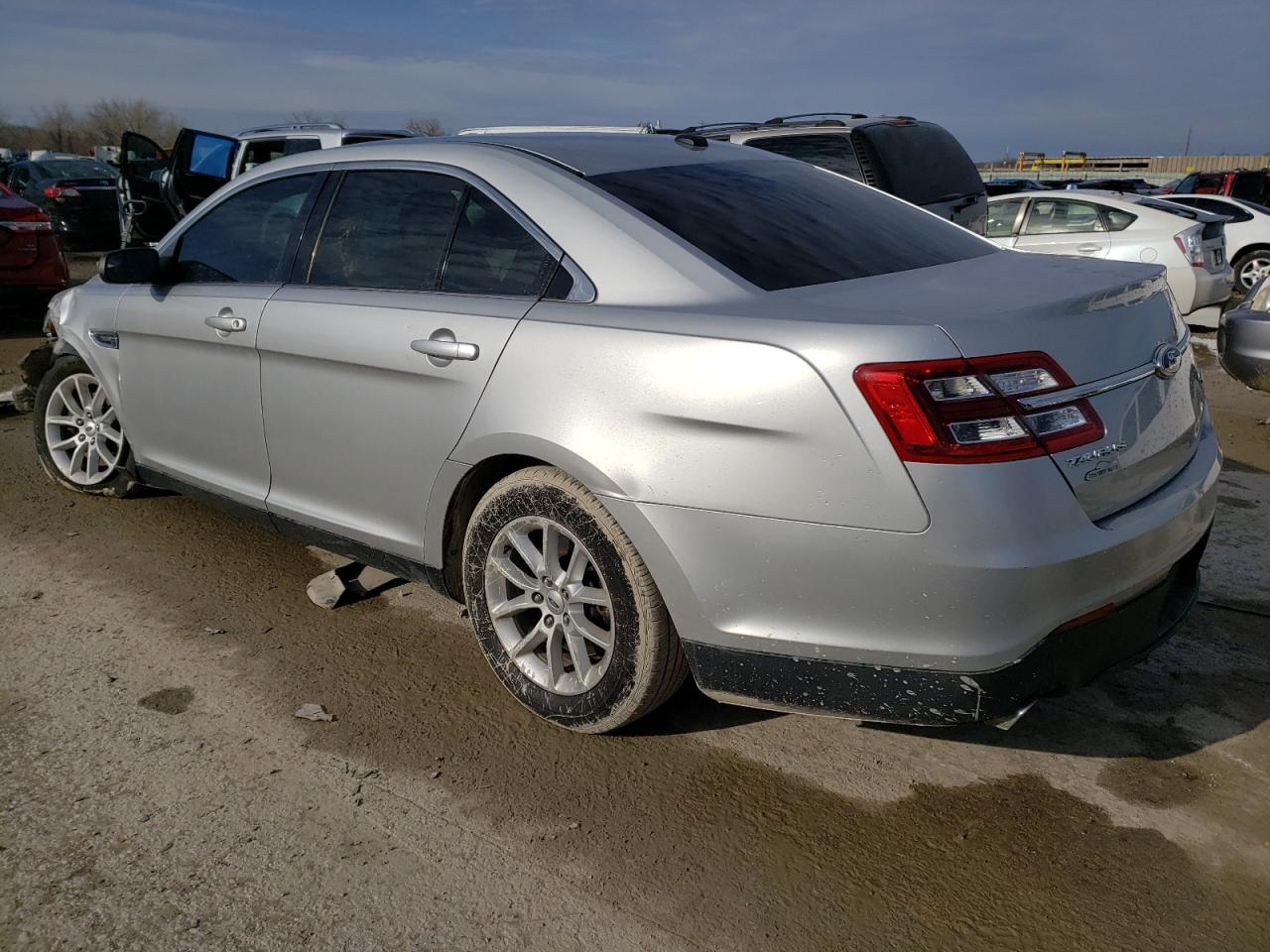 Photo 3 from auction – 2013 FORD TAURUS SE with VIN 1FAHP2D82DG188629