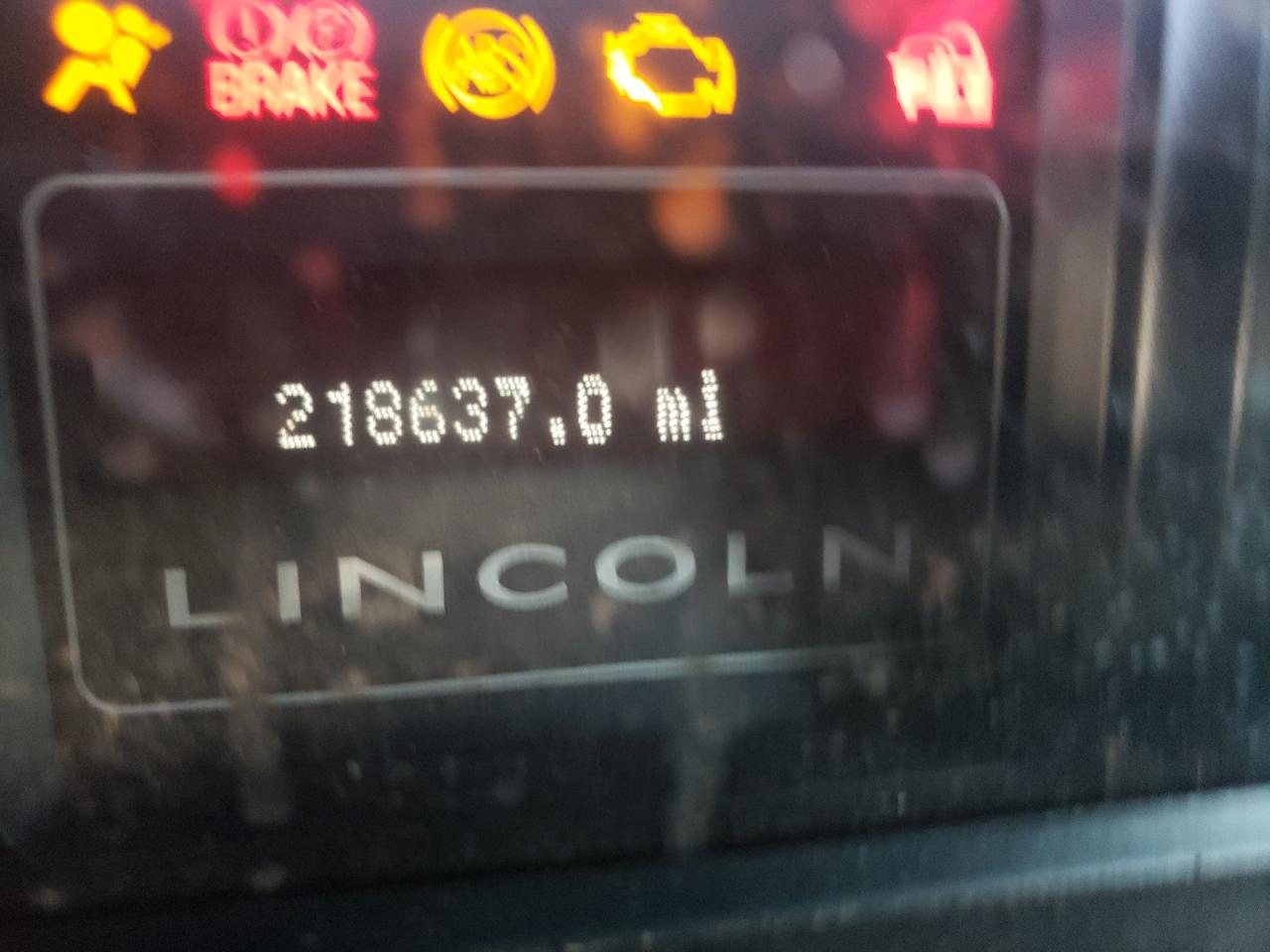 Photo 8 from auction – 2008 LINCOLN NAVIGATOR with VIN 5LMFL28508LJ20235