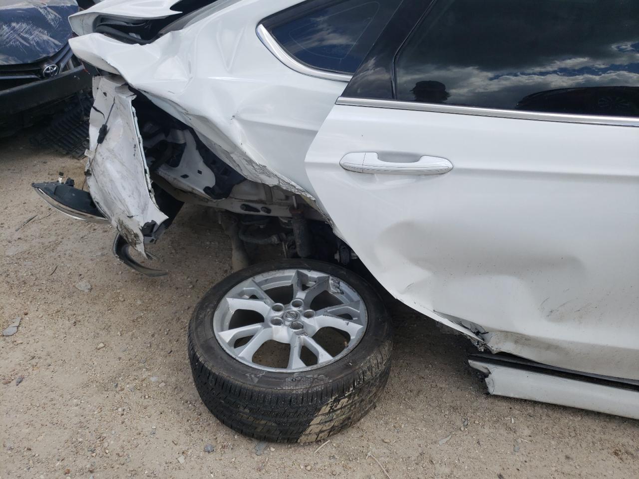 Photo 9 from auction – 2017 FORD FUSION S with VIN 3FA6P0G75HR226898