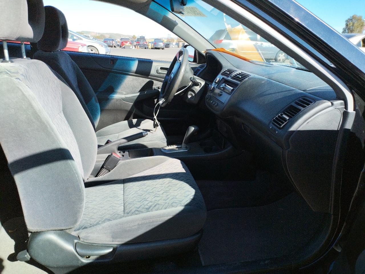 Photo 5 from auction – 2002 HONDA CIVIC LX with VIN 1HGEM22512L088512