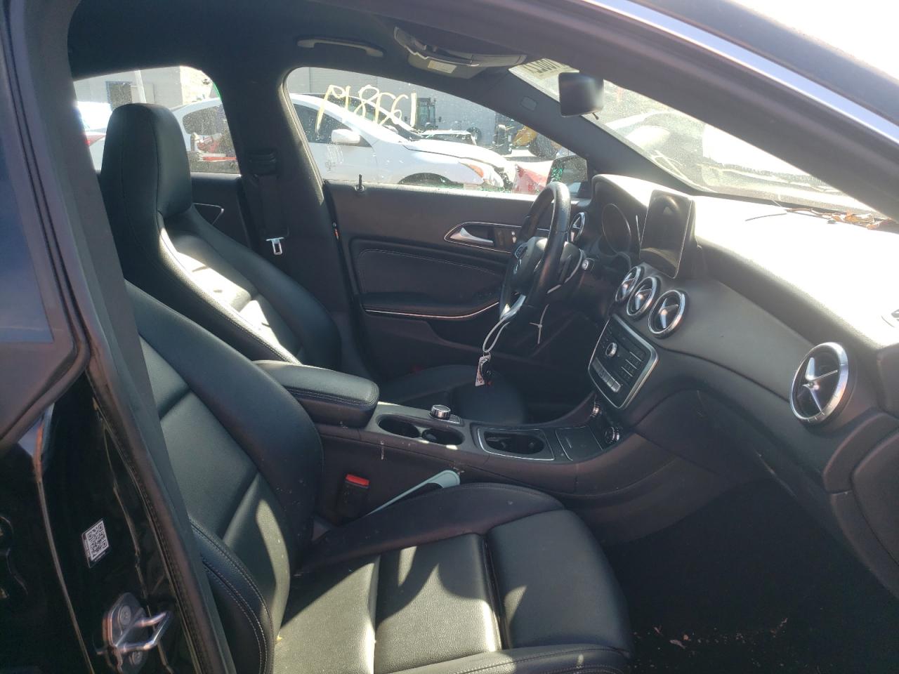 Photo 5 from auction – 2018 MERCEDES-BENZ CLA 250 with VIN WDDSJ4EB2JN641880