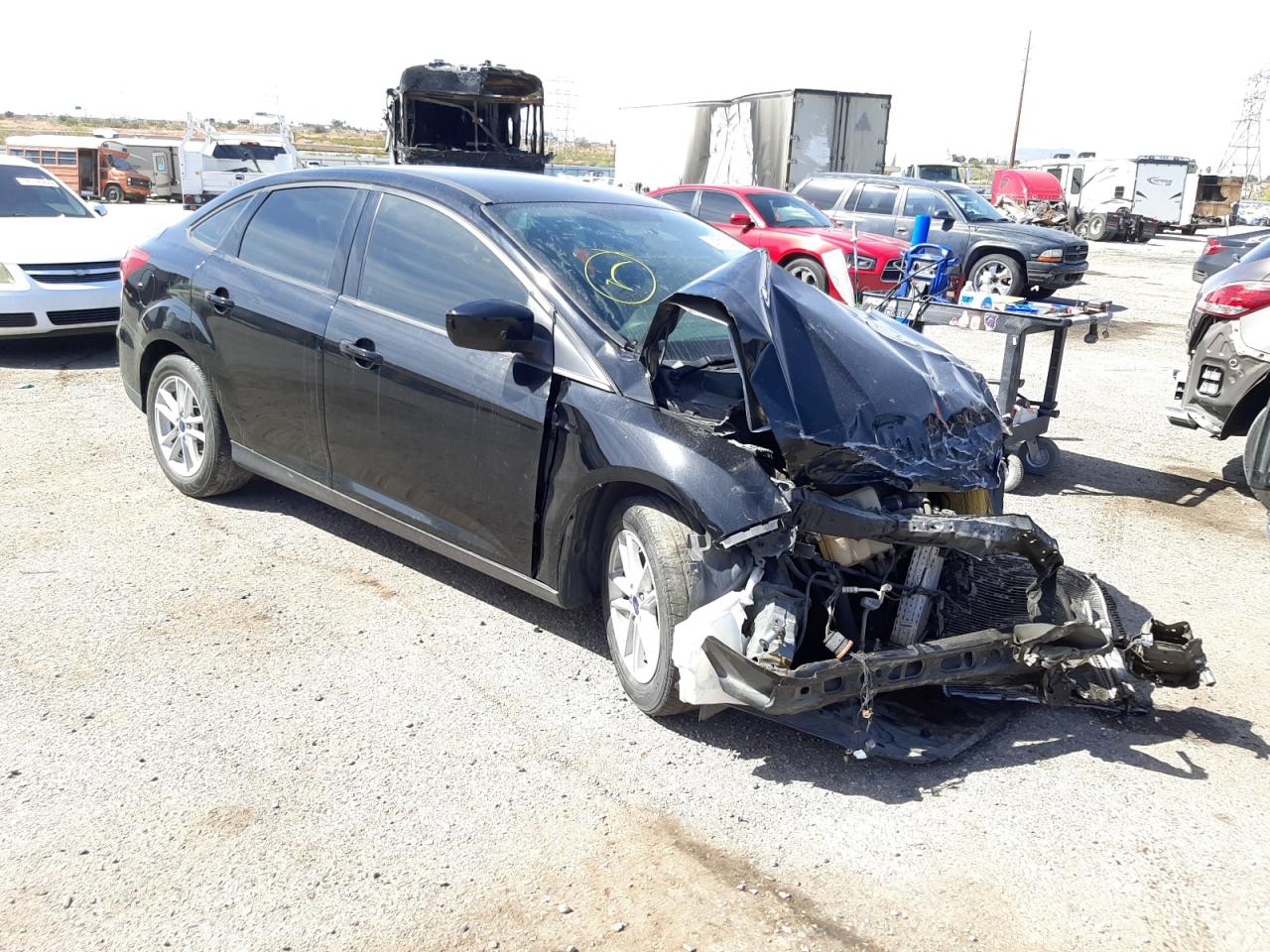 FORD FOCUS SE 2018 مع رقم تعريف المركبة 1FADP3FE8JL259049 - صورة من المزاد
