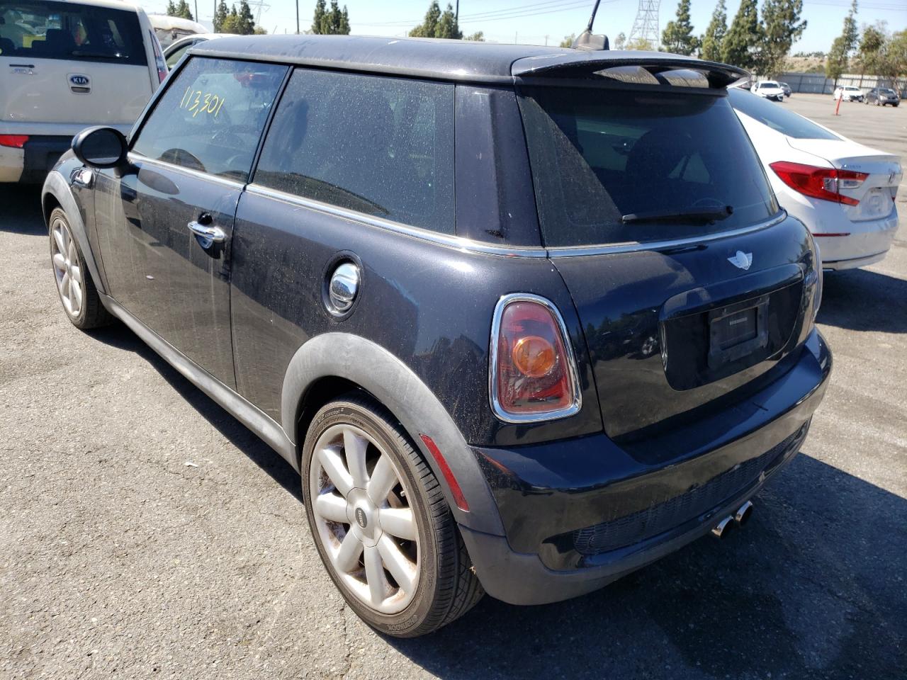 Photo 3 from auction – 2007 MINI COOPER S with VIN WMWMF73547TT83026