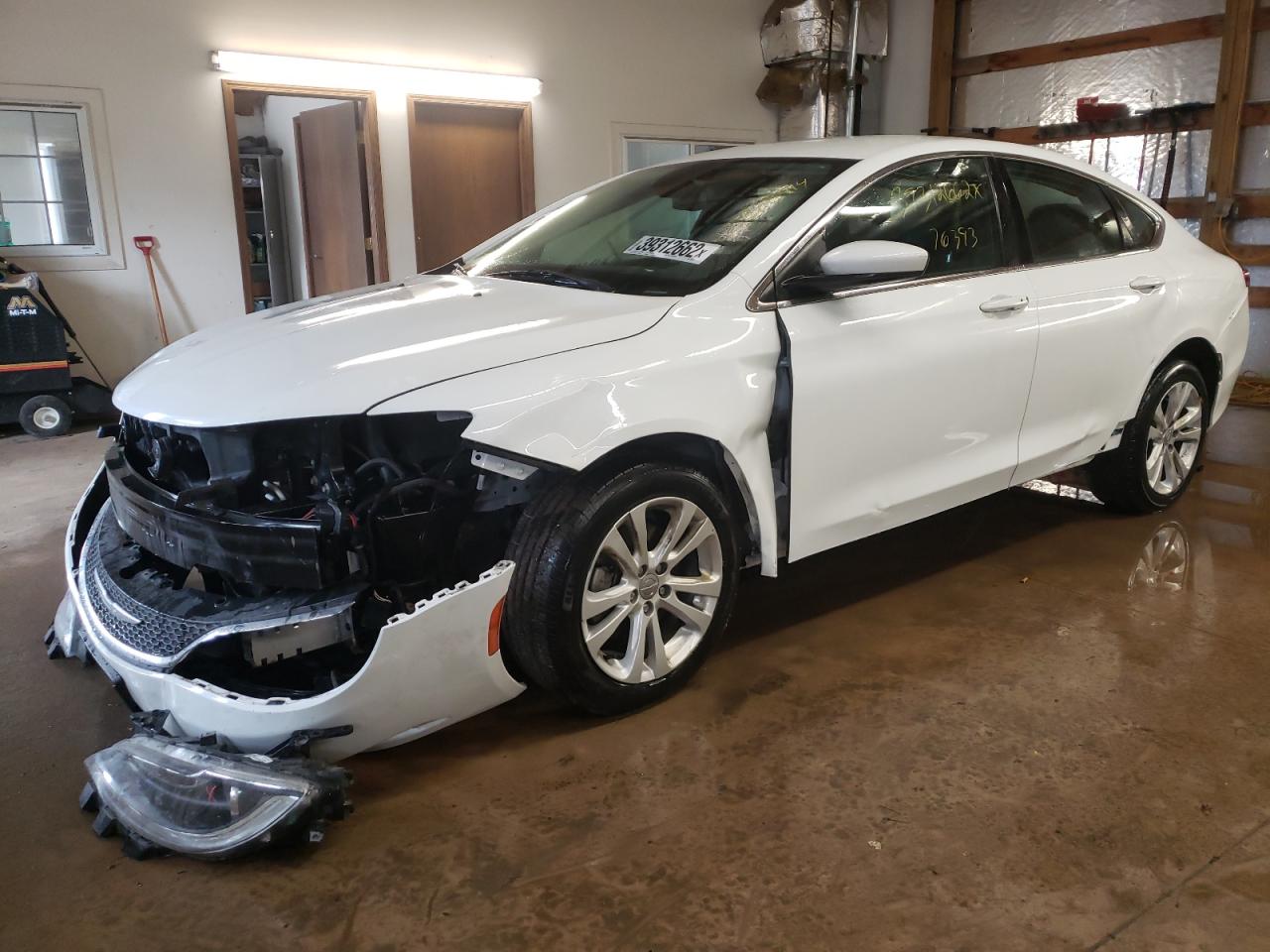 Photo 2 from auction – 2017 CHRYSLER 200 LIMITE with VIN 1C3CCCAB9HN508914