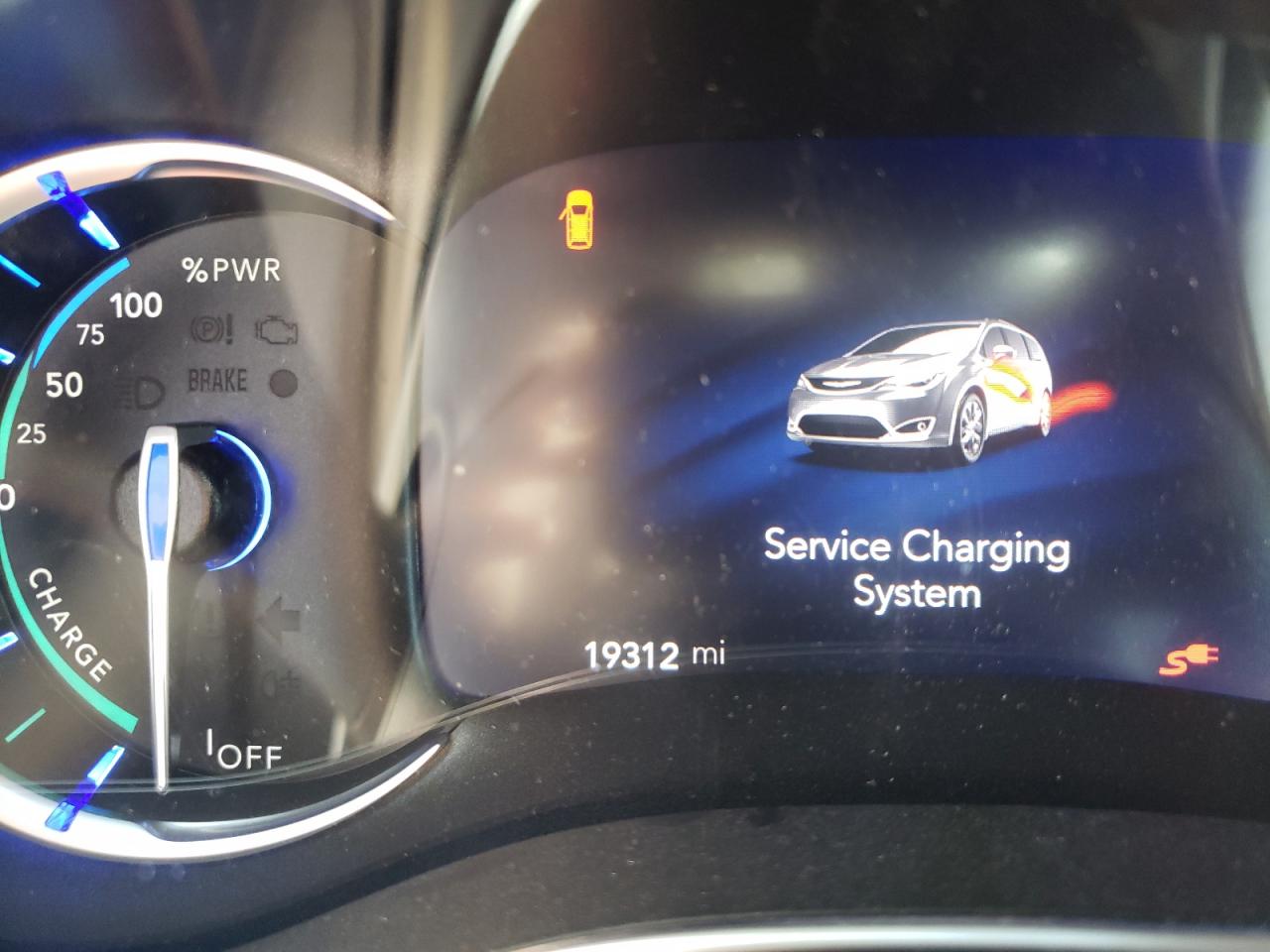 Photo 8 from auction – 2019 CHRYSLER PACIFICA H with VIN 2C4RC1N72KR630153