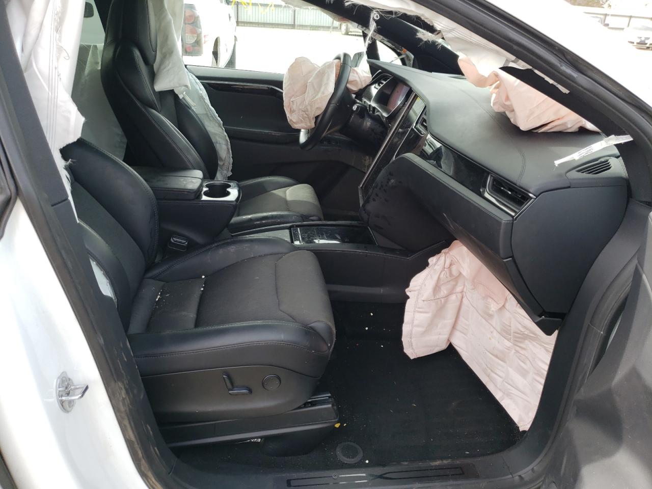Photo 5 from auction – 2018 TESLA MODEL X with VIN 5YJXCAE25JF113189