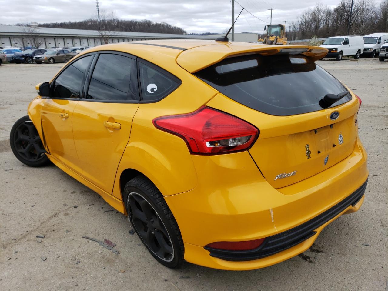 Photo 3 from auction – 2016 FORD FOCUS ST with VIN 1FADP3L95GL220371