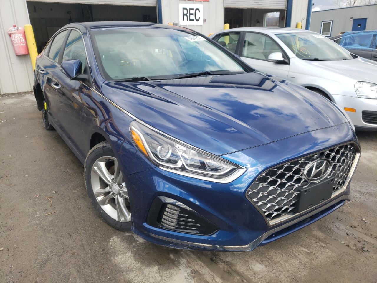 HYUNDAI SONATA LIM 2019 with VIN 5NPE34AF5KH753164 - Photo from auction