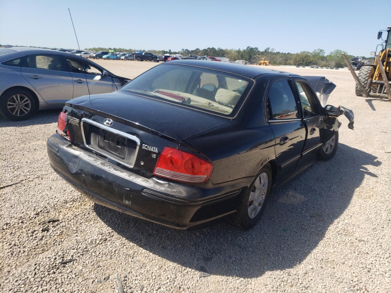 Photo 4 from auction – 2004 HYUNDAI SONATA GL with VIN KMHWF25H34A993265
