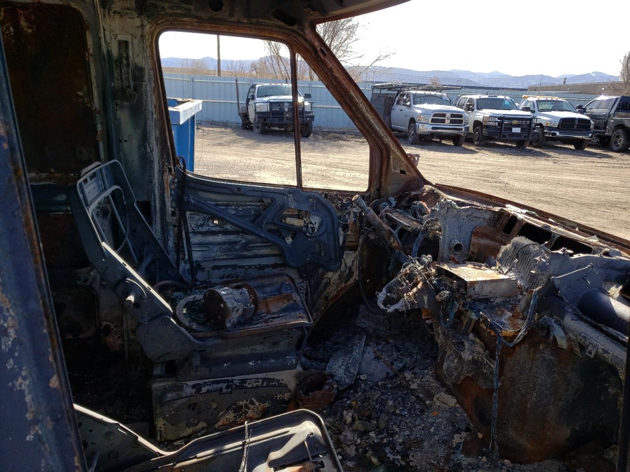 Photo 5 from auction – 2005 SPRINTER 2500 SPRIN with VIN WD2PD644755753651