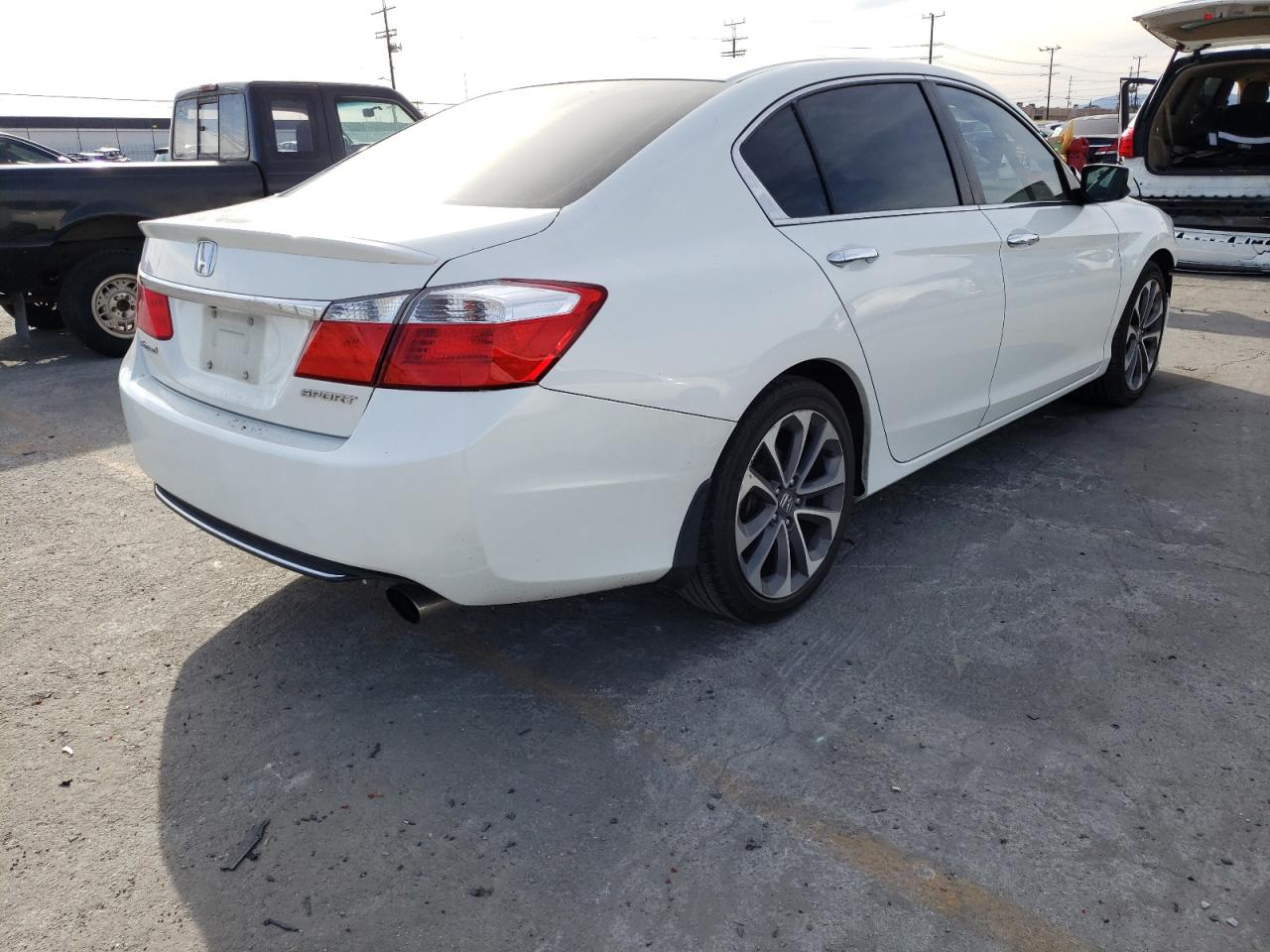 Photo 4 from auction – 2013 HONDA ACCORD SPO with VIN 1HGCR2F52DA219903