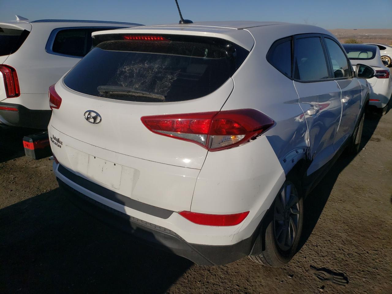 Photo 4 from auction – 2016 HYUNDAI TUCSON SE with VIN KM8J23A45GU110932