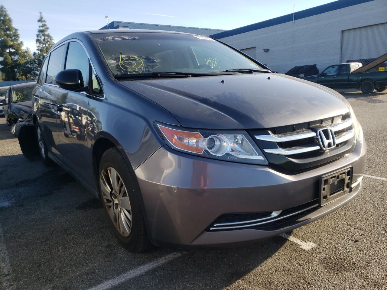 Photo 1 from auction – 2015 HONDA ODYSSEY LX with VIN 5FNRL5H22FB009679