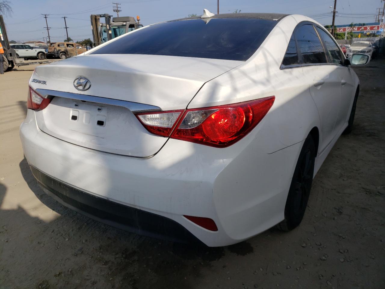 Photo 4 from auction – 2014 HYUNDAI SONATA GLS with VIN 5NPEB4AC0EH920477