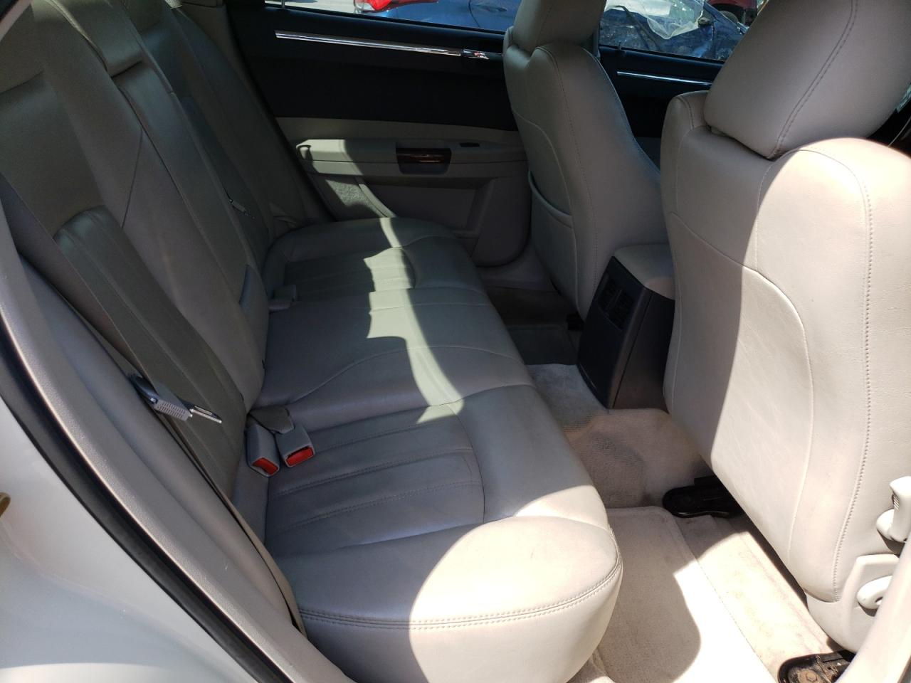 Photo 6 from auction – 2005 CHRYSLER 300C with VIN 2C3JA63H55H573053