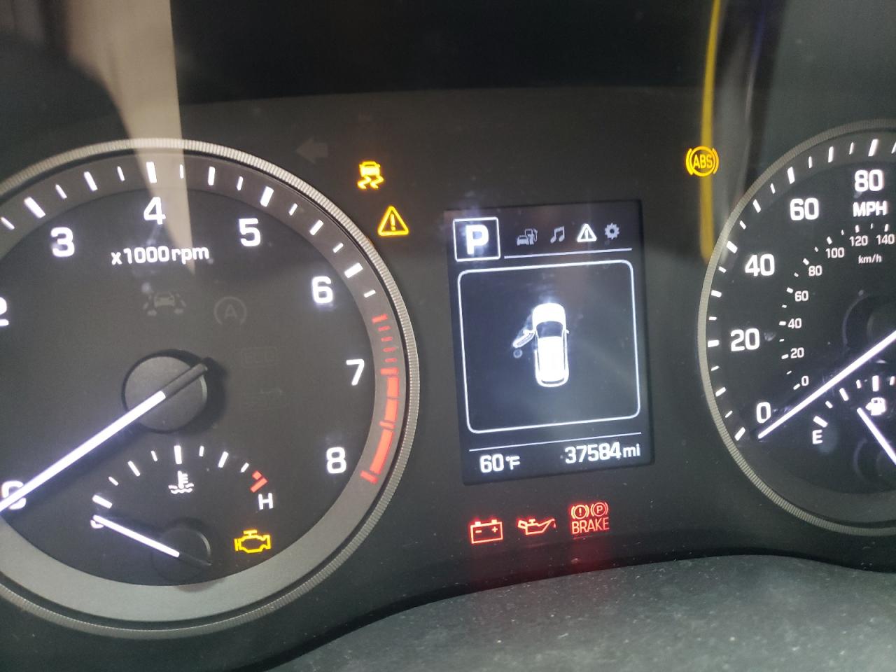 Photo 8 from auction – 2018 HYUNDAI TUCSON SE with VIN KM8J2CA4XJU630115
