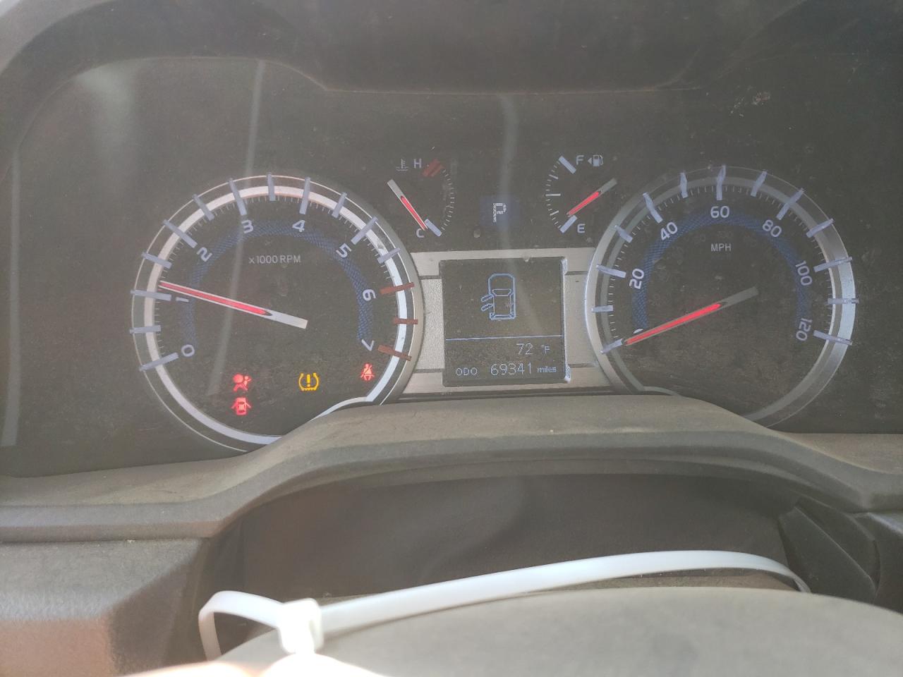 Photo 8 from auction – 2019 TOYOTA 4RUNNER SR with VIN JTEBU5JR1K5657334