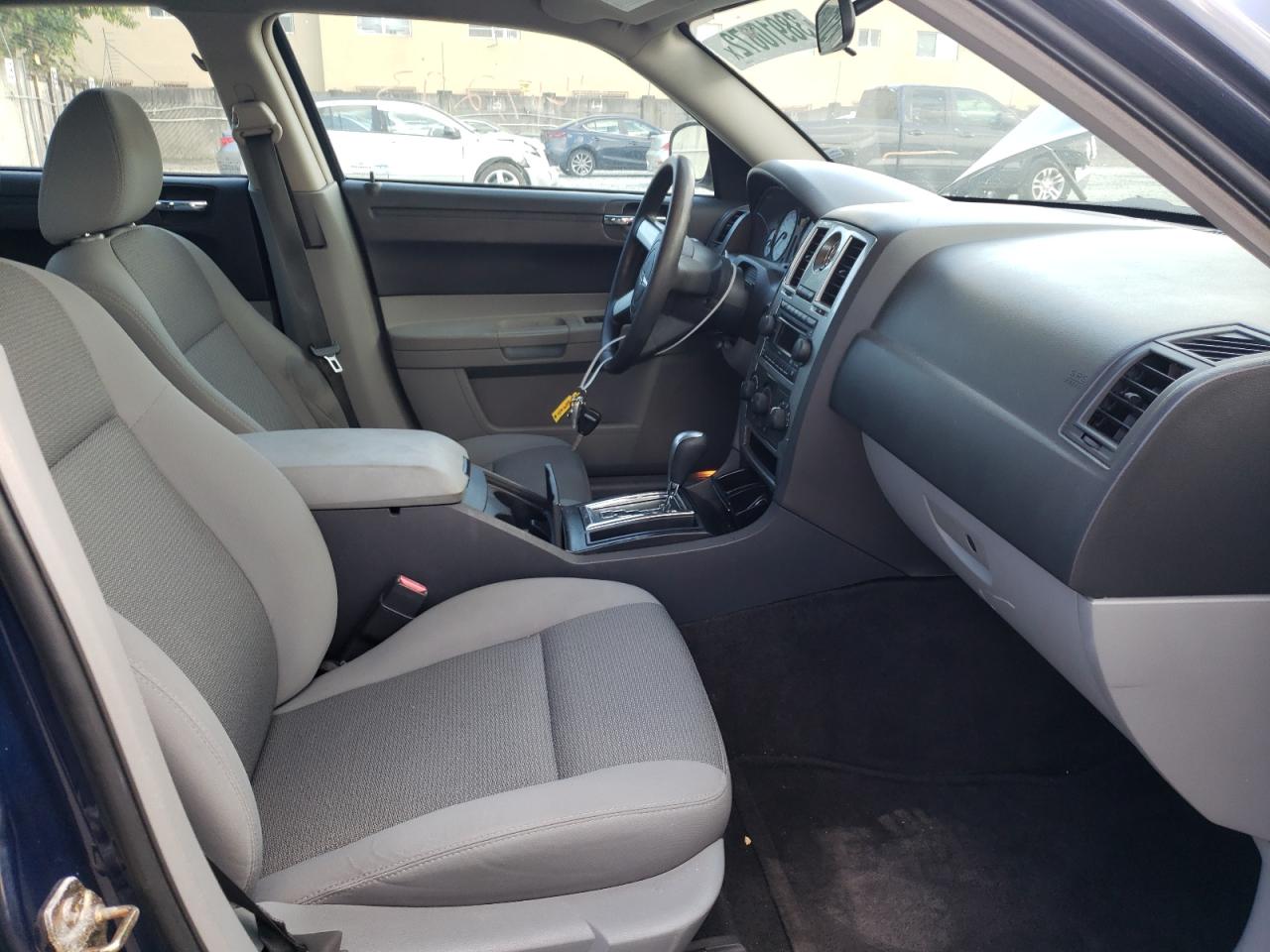 Photo 5 from auction – 2006 CHRYSLER 300 TOURIN with VIN 2C3KA53G86H428449