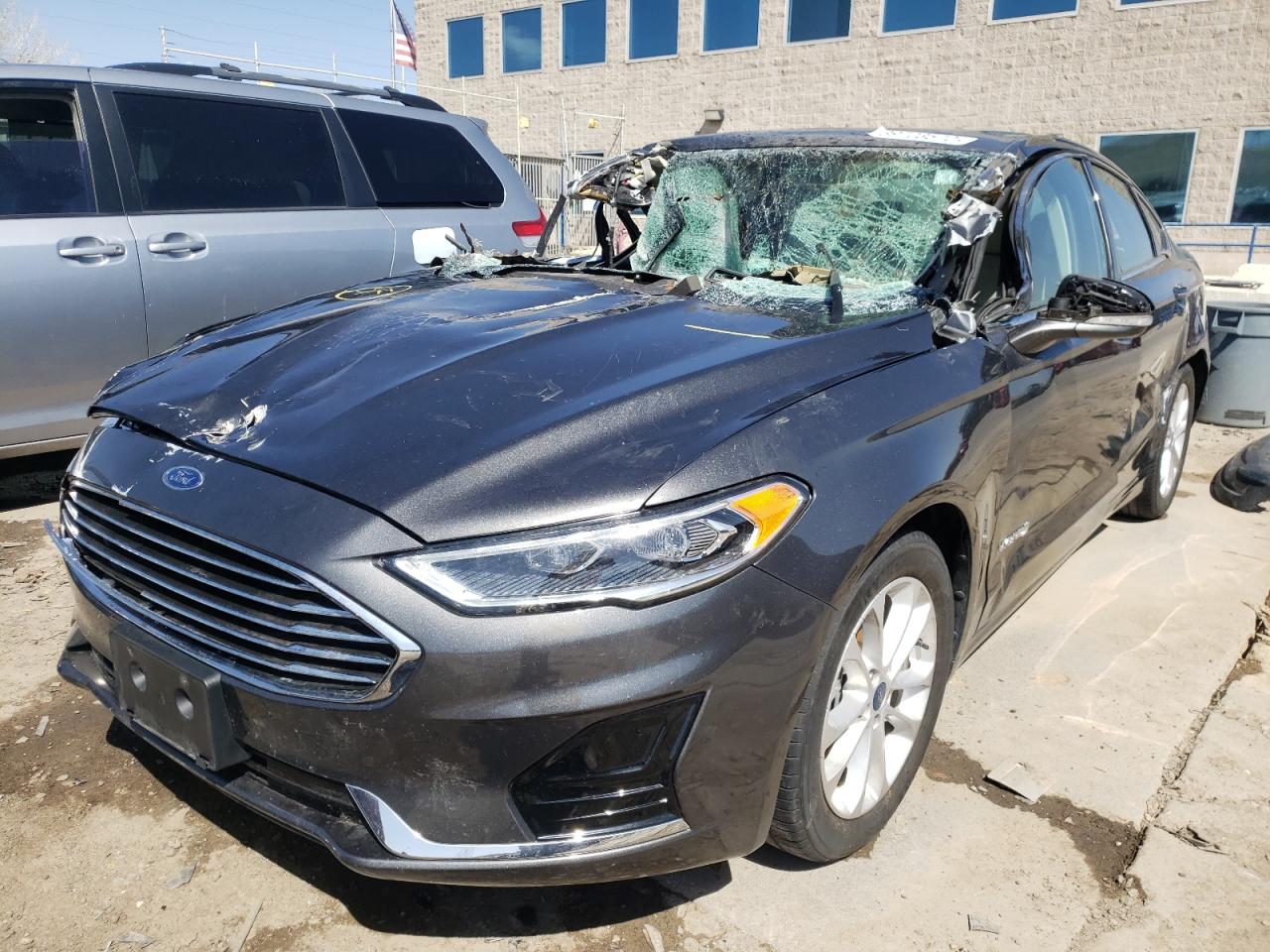 Photo 2 from auction – 2019 FORD FUSION SEL with VIN 3FA6P0MU2KR265594