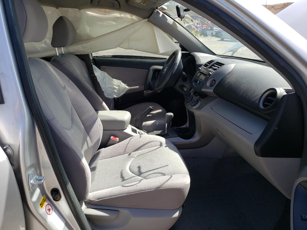 Photo 5 from auction – 2007 TOYOTA RAV4 with VIN JTMBD33V675121442