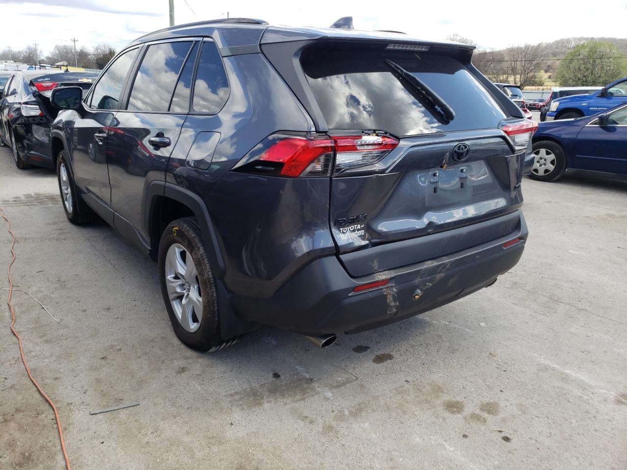Photo 3 from auction – 2020 TOYOTA RAV4 XLE with VIN 2T3W1RFVXLC070301