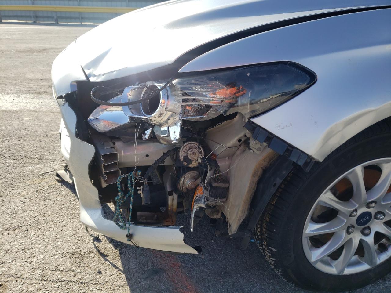 Photo 9 from auction – 2015 FORD FUSION S with VIN 1FA6P0G76F5113316