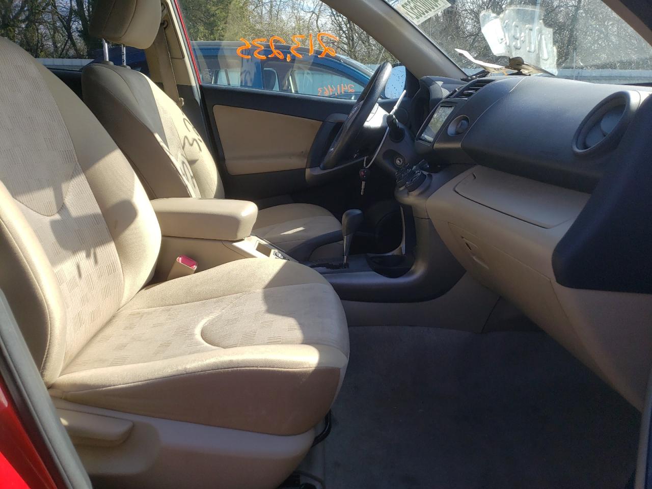 Photo 5 from auction – 2011 TOYOTA RAV4 with VIN JTMBF4DV1BD042483