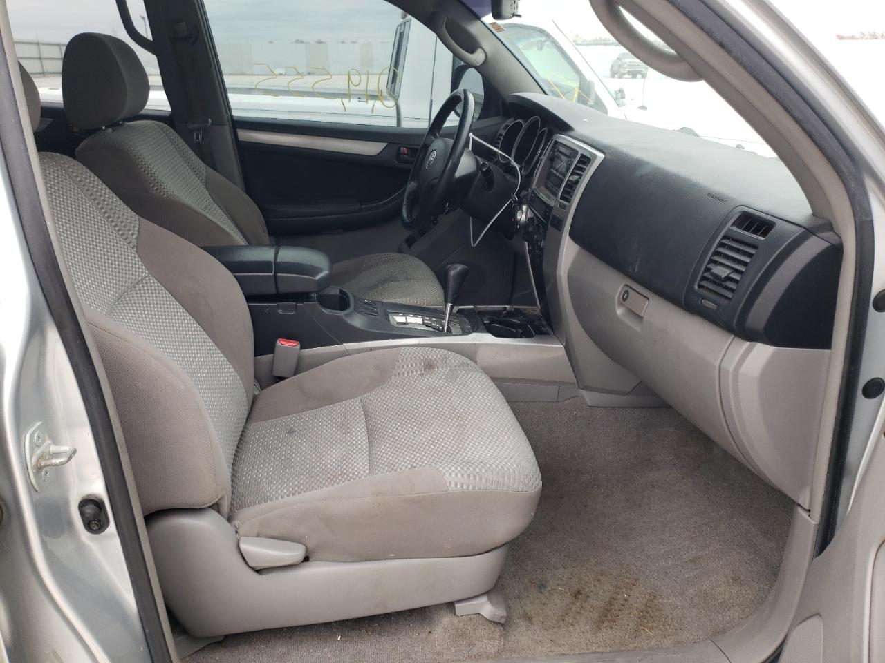 Photo 5 from auction – 2006 TOYOTA 4RUNNER SR with VIN JTEBU14R268071024