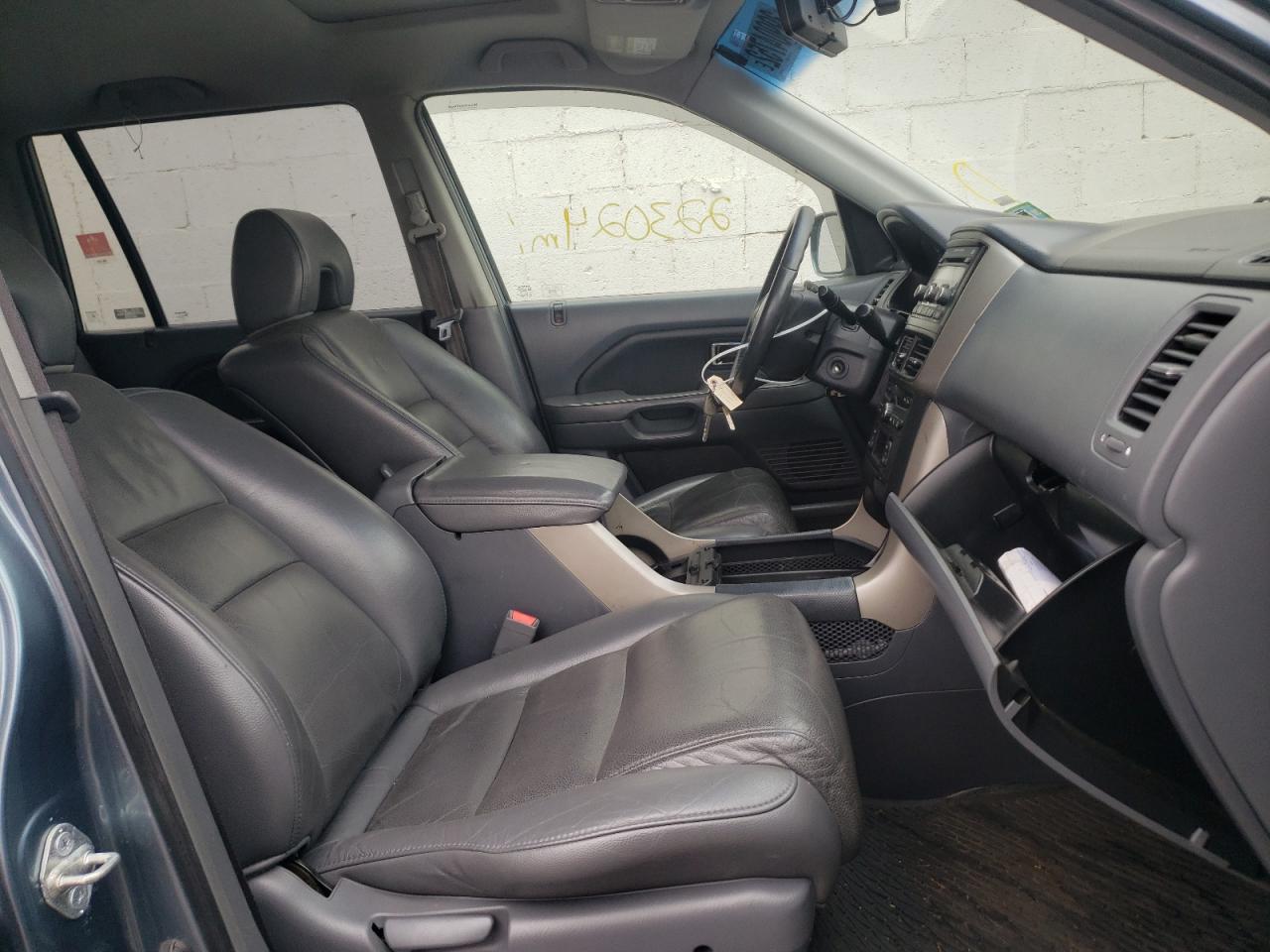 Photo 5 from auction – 2006 HONDA PILOT EX with VIN 2HKYF18576H549908