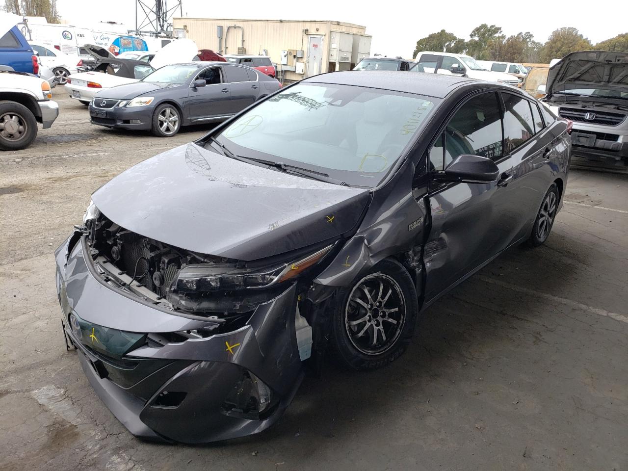 Photo 2 from auction – 2019 TOYOTA PRIUS PRIM with VIN JTDKARFP8K3119608