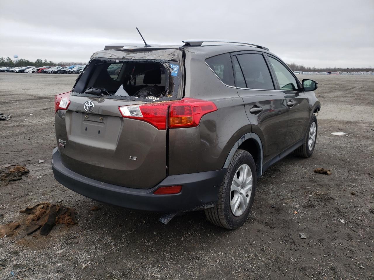 Photo 4 from auction – 2015 TOYOTA RAV4 LE with VIN JTMZFREVXFD058665