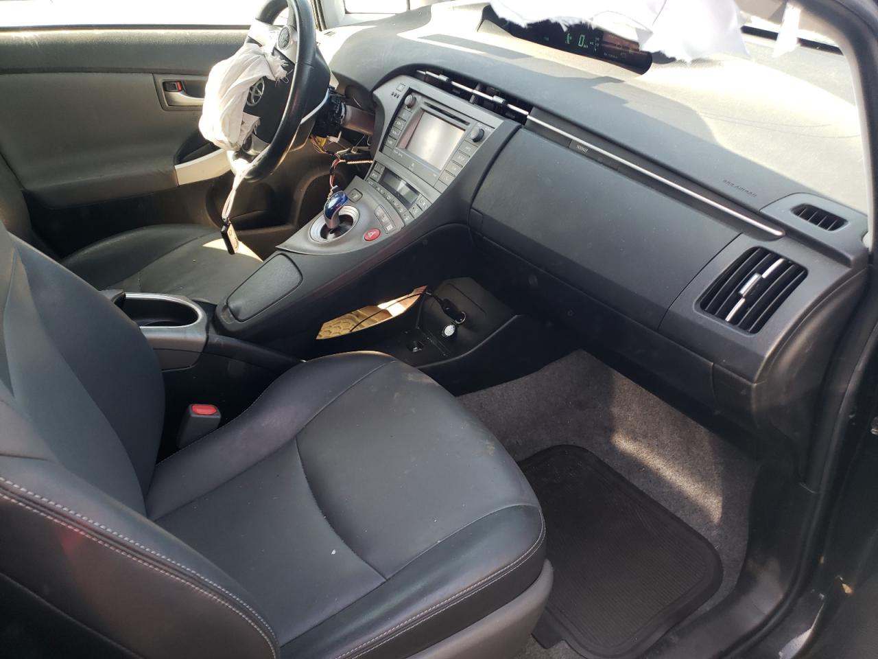 Photo 5 from auction – 2015 TOYOTA PRIUS with VIN JTDKN3DU2F0461394