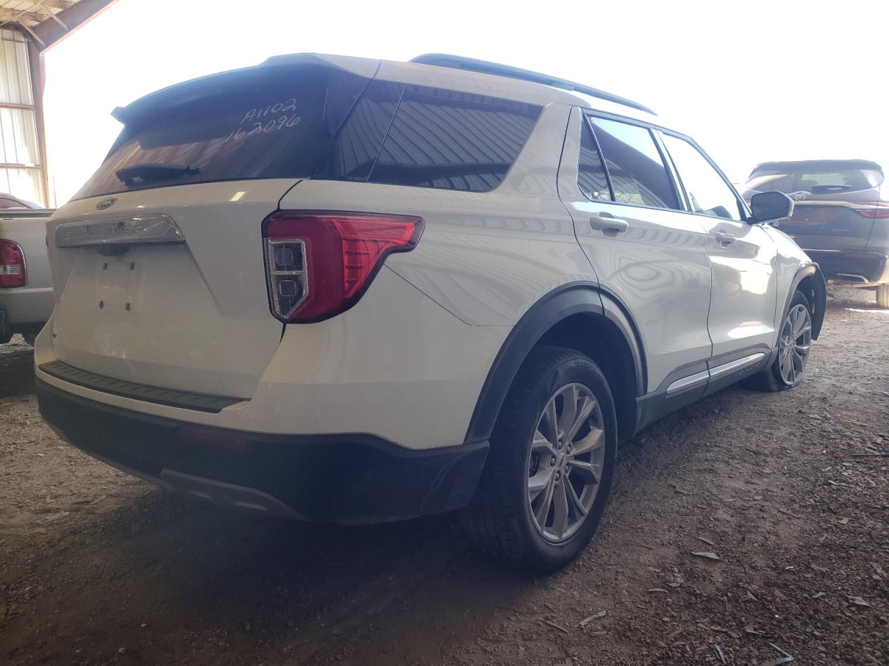 Photo 4 from auction – 2020 FORD EXPLORER X with VIN 1FMSK7DH1LGD16414