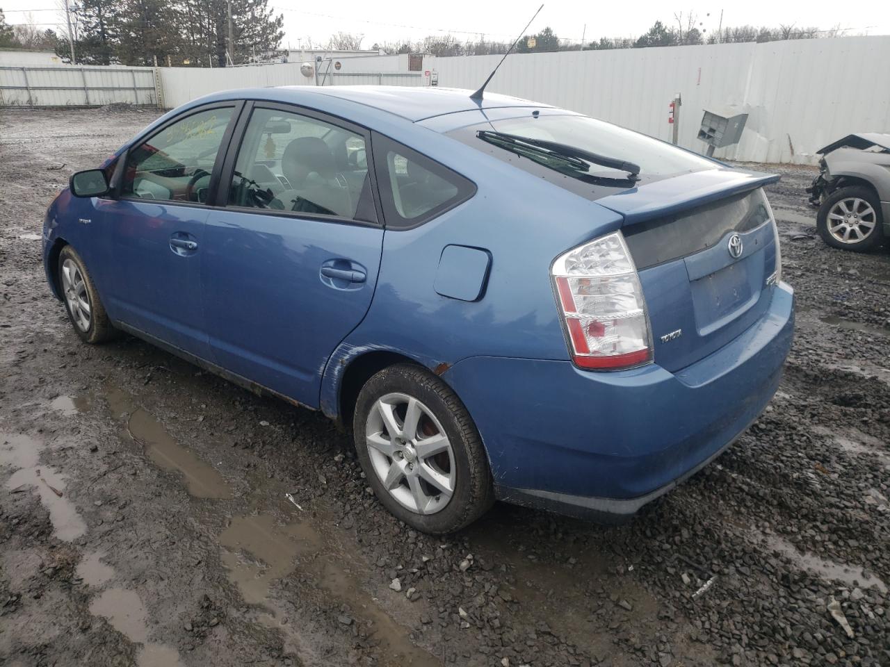 Photo 3 from auction – 2007 TOYOTA PRIUS with VIN JTDKB20UX77669489