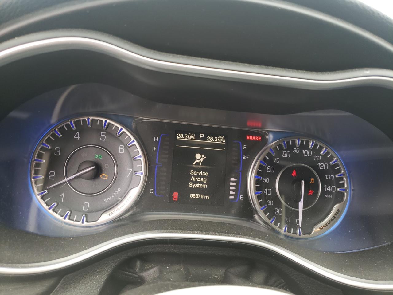 Photo 8 from auction – 2015 CHRYSLER 200 LIMITE with VIN 1C3CCCAB1FN507835