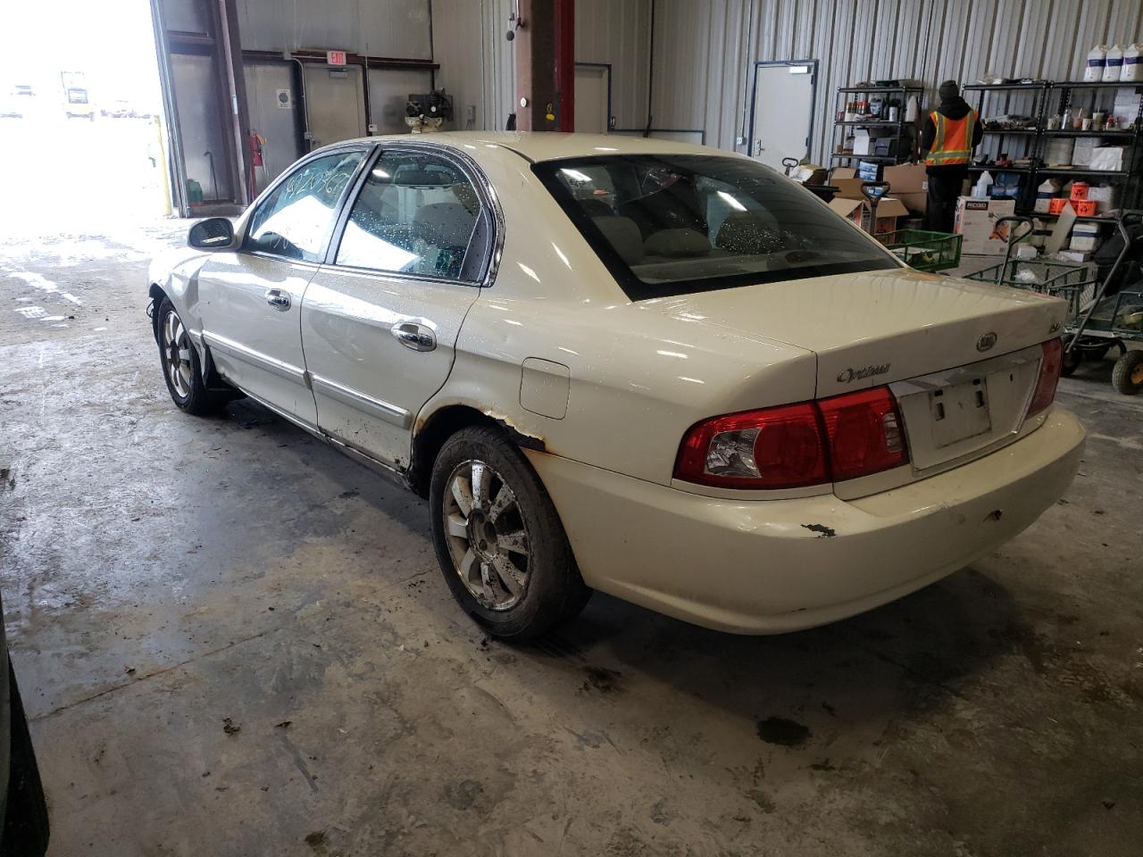 Photo 3 from auction – 2006 KIA OPTIMA LX with VIN KNAGD128865445185