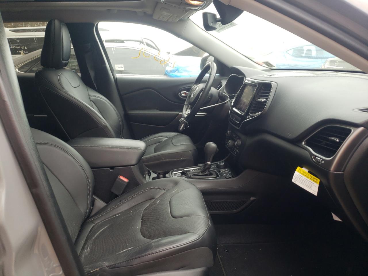 Photo 5 from auction – 2019 JEEP CHEROKEE L with VIN 1C4PJMDX9KD441194