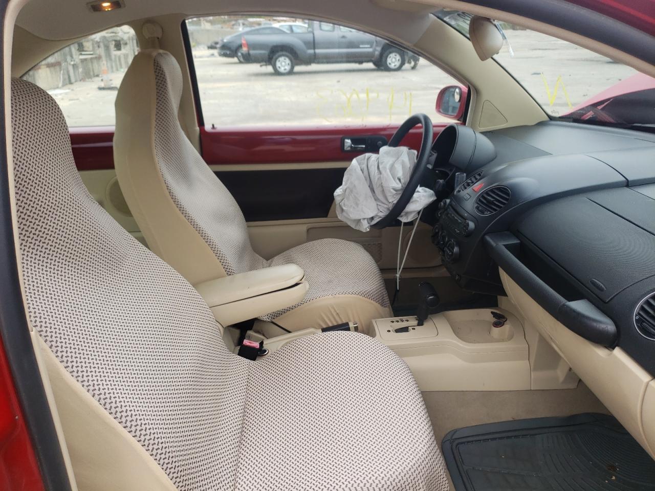 Photo 5 from auction – 2008 VOLKSWAGEN NEW BEETLE with VIN 3VWPW31C58M524239