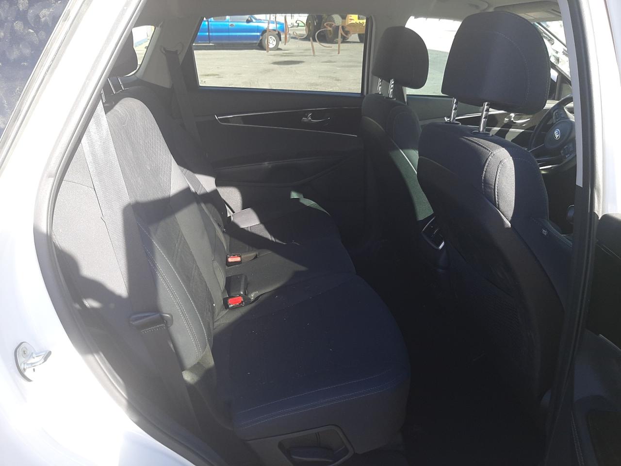 Photo 6 from auction – 2017 KIA SORENTO LX with VIN 5XYPG4A33HG255239