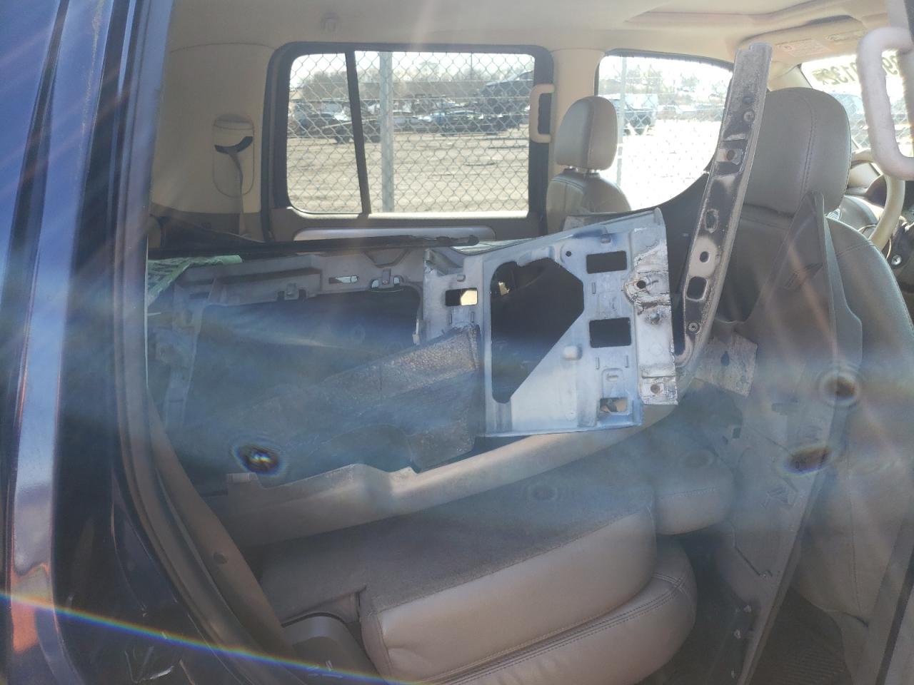 Photo 6 from auction – 2004 MERCURY MOUNTAINEE with VIN 4M2ZU86W04ZJ39496